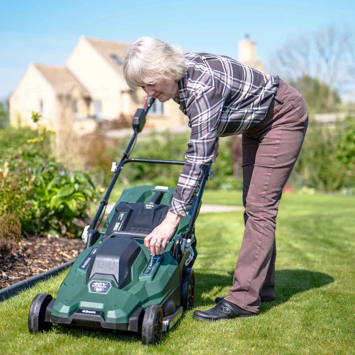 Webb 40V (2 x 20v) 43cm (17") Cordless Rotary Lawnmower (2 x 4AH Battery & Charger)