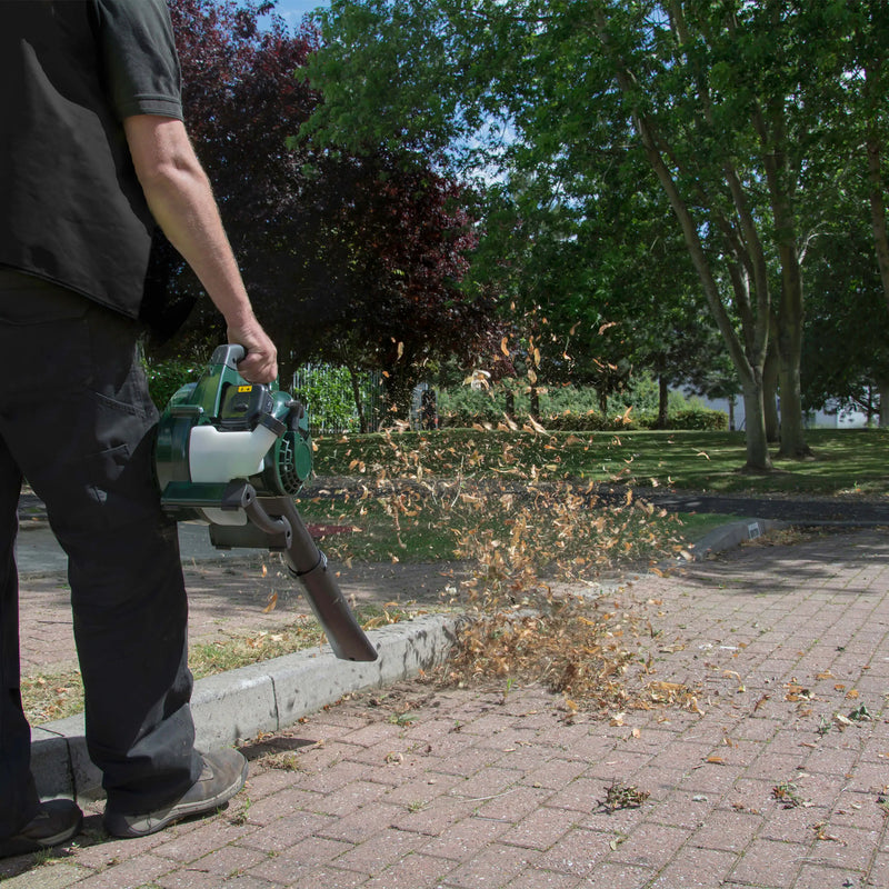 Webb 26cc 114mph (183.6km/h) Petrol Blow Vac