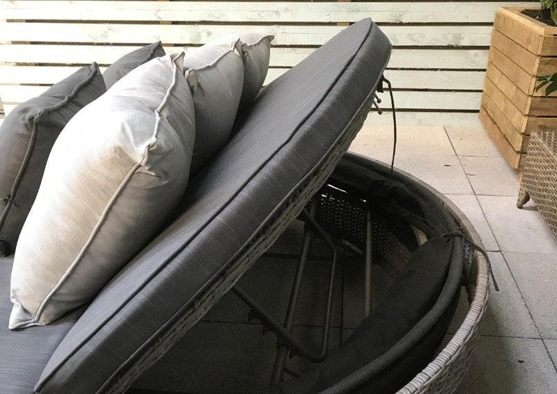 Large Round Daybed in Fine Grey wicker with Dark/Silver Grey Cushions